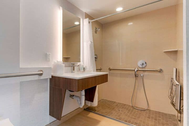 Room 18 of 24