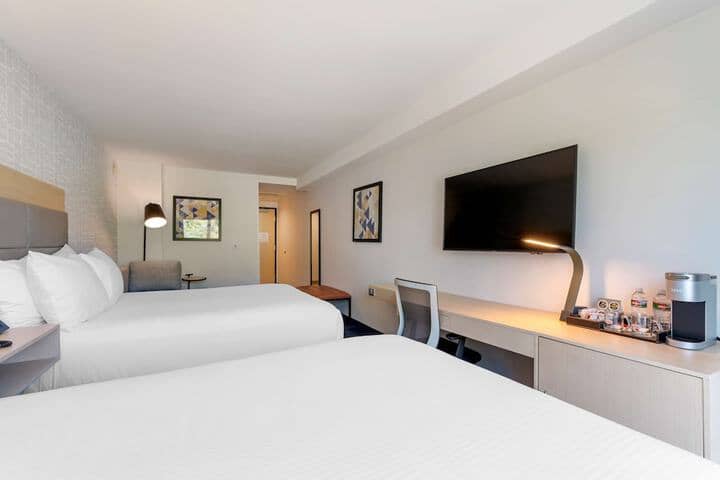 Room 8 of 24