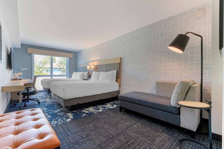 Room 6 of 24