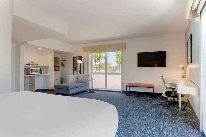 Room 14 of 24